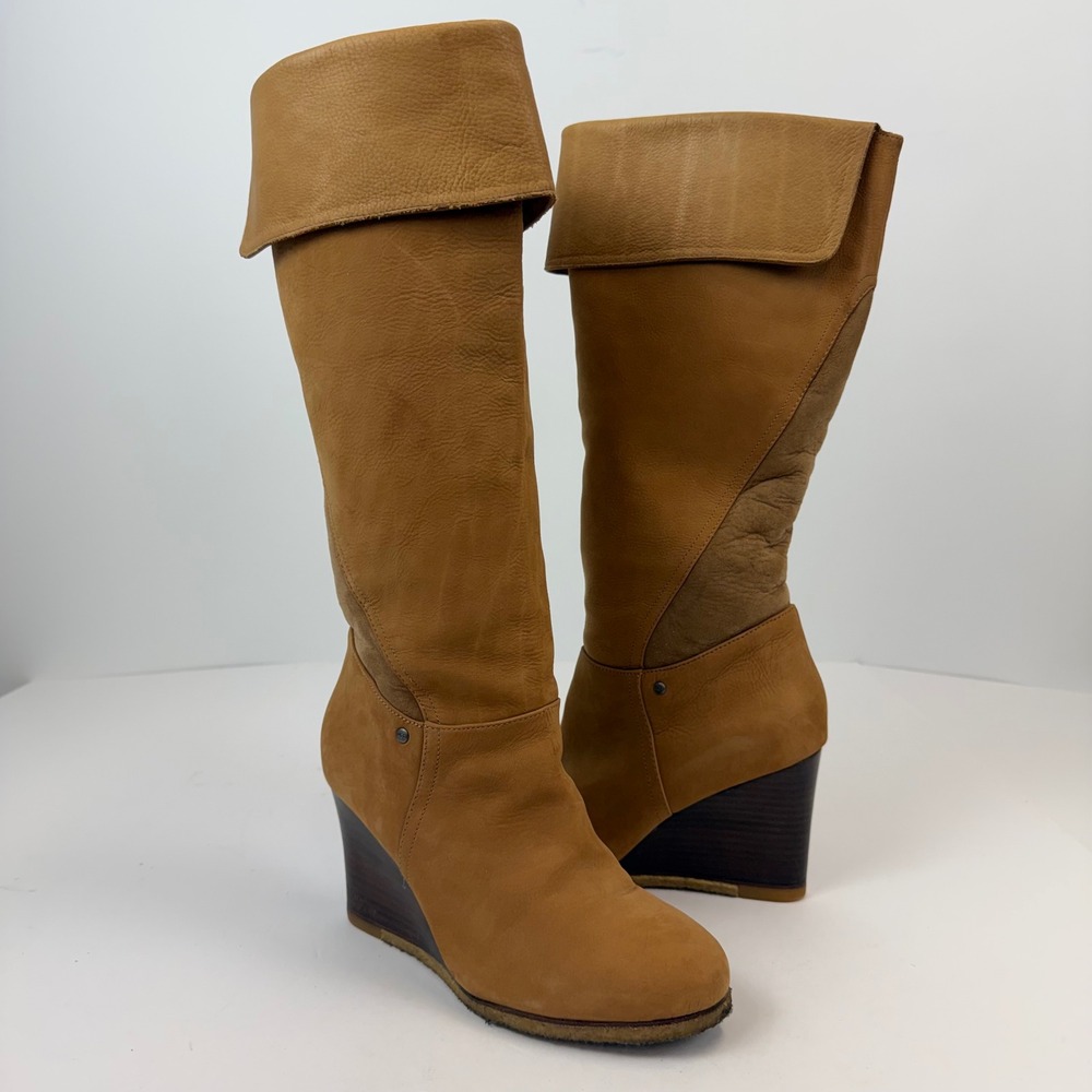 UGG Australia 3196 Women 8 Tan Leather Sheepskin Fold Over Cuff Wedge Tall Boots